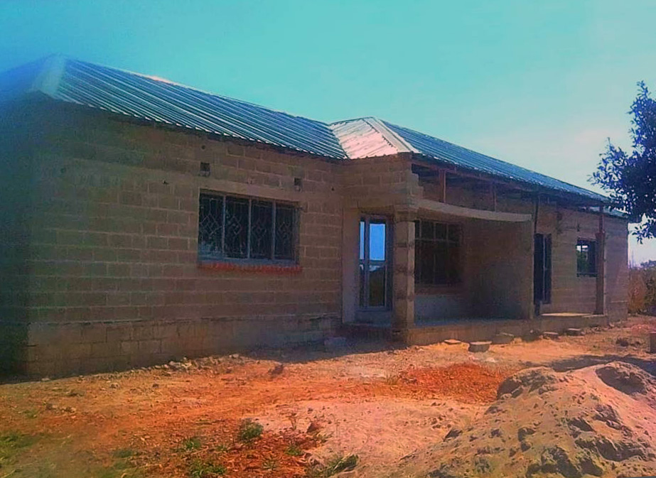 (2020) Musole; Kabwe, Zambia; Twee-onder-een-kap in aanbouw